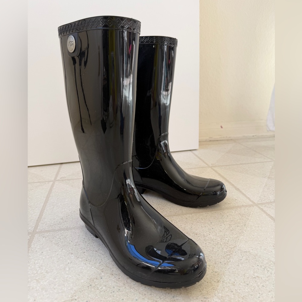 UGG Black and Cream Lined Rain Boots